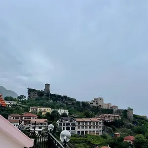 --hotel Deal-- With Castle View Hotel Krujë