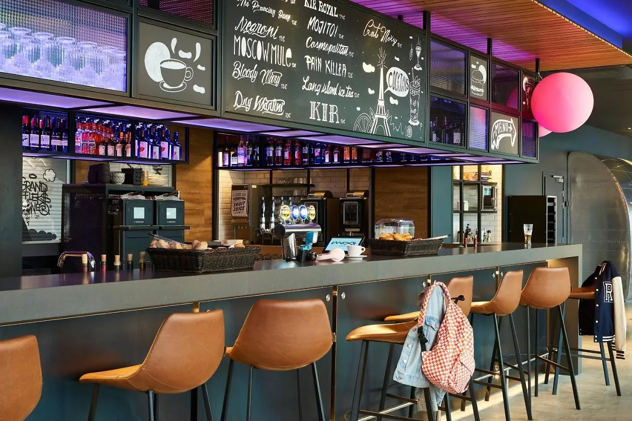 Moxy Paris Charles De Gaulle Airport Hotel Roissy-en-France France