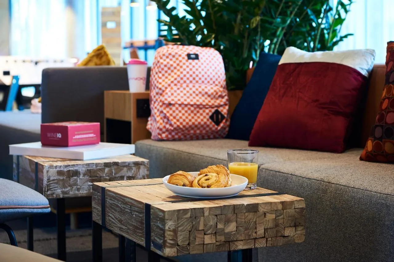 Moxy Paris Charles De Gaulle Airport Hotel Roissy-en-France